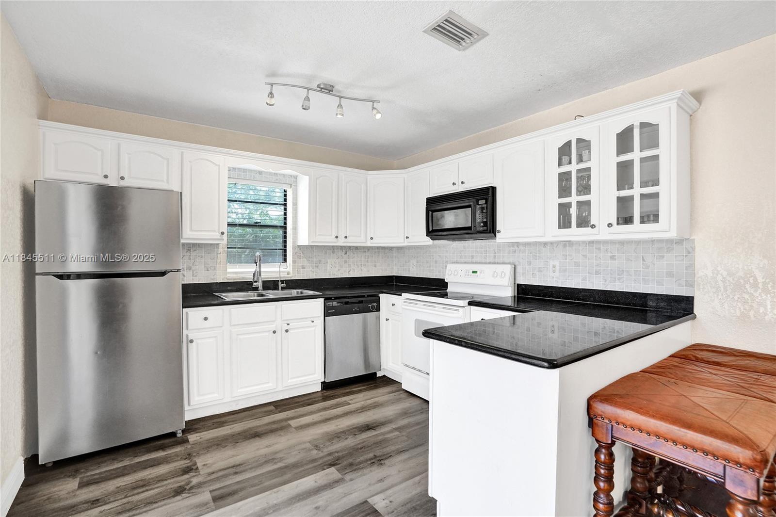 PARKSIDE - Residential