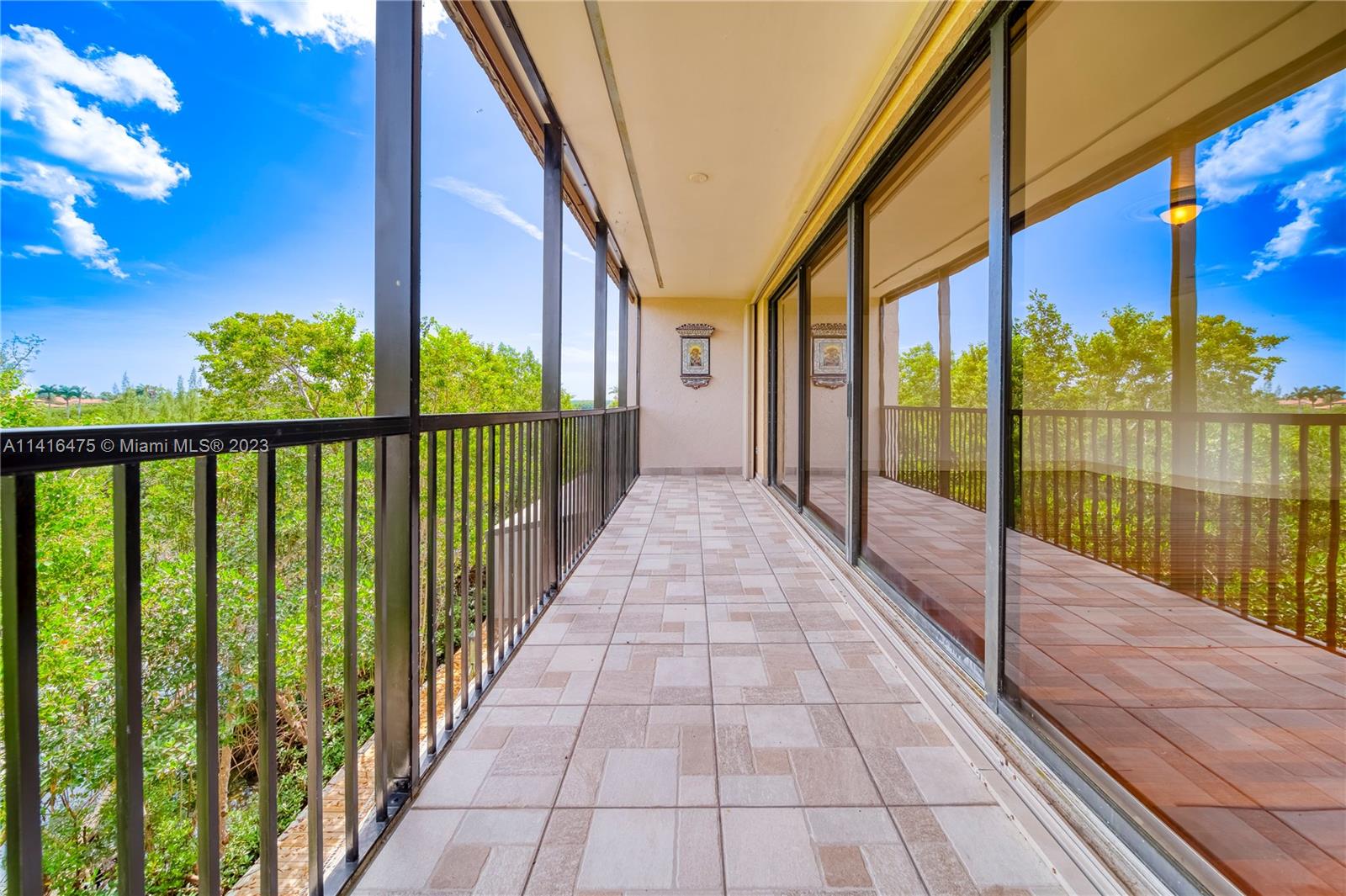 ROYAL HARBOUR YACHT CLUB - Residential