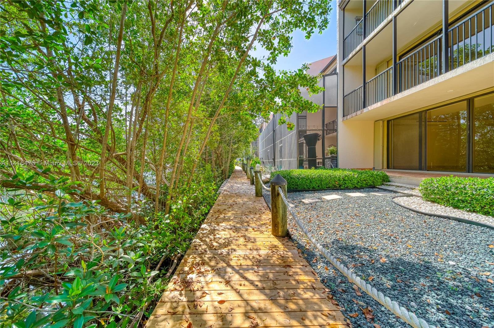 ROYAL HARBOUR YACHT CLUB - Residential