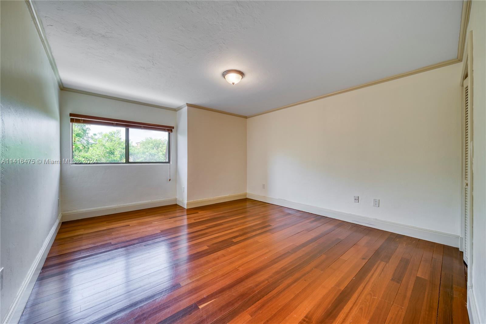 ROYAL HARBOUR YACHT CLUB - Residential