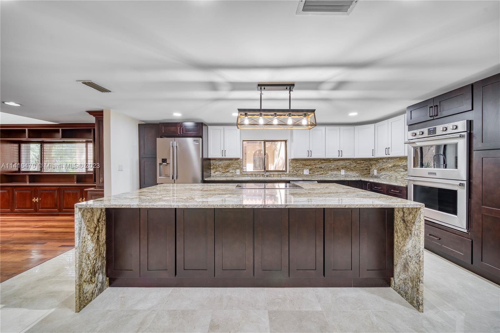 ROYAL HARBOUR YACHT CLUB - Residential