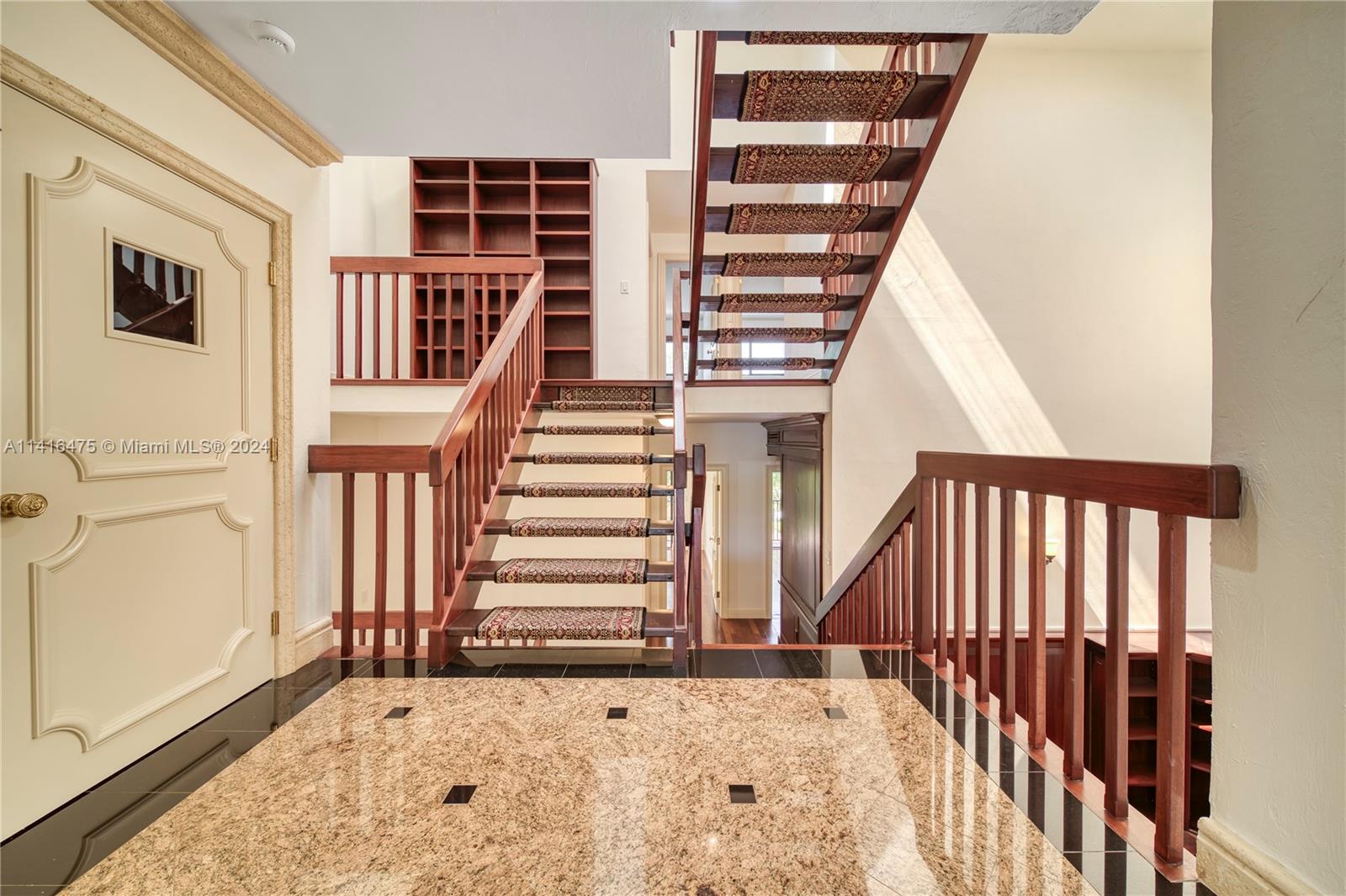 ROYAL HARBOUR YACHT CLUB - Residential