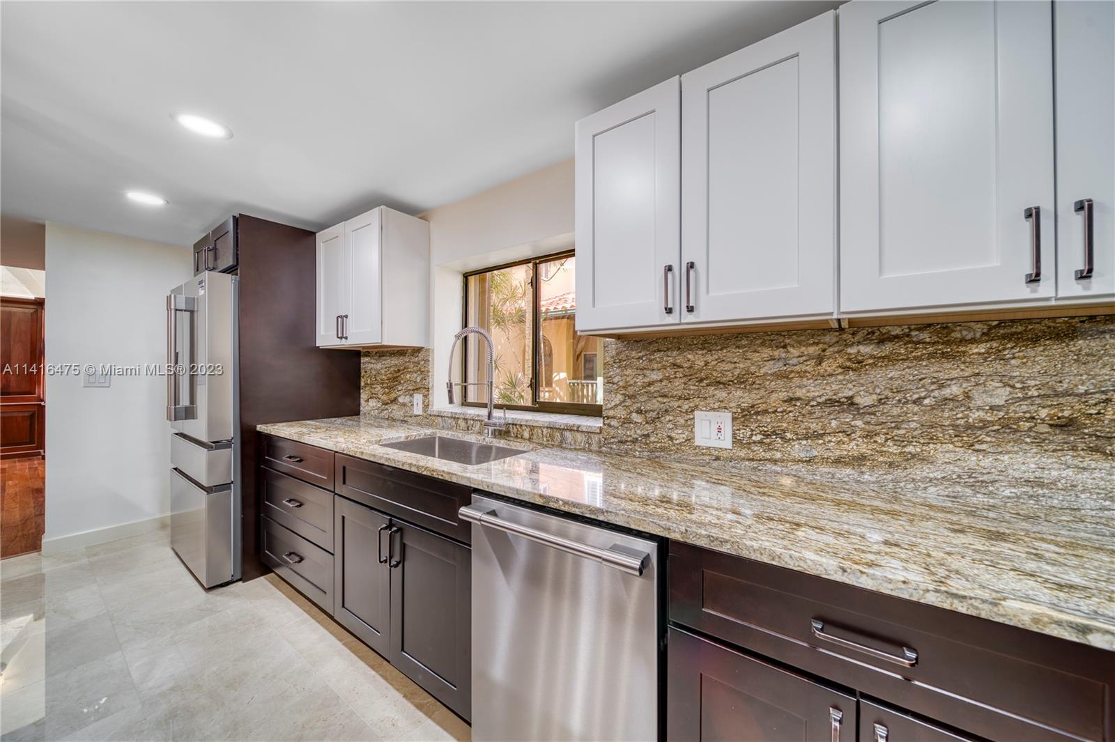 ROYAL HARBOUR YACHT CLUB - Residential