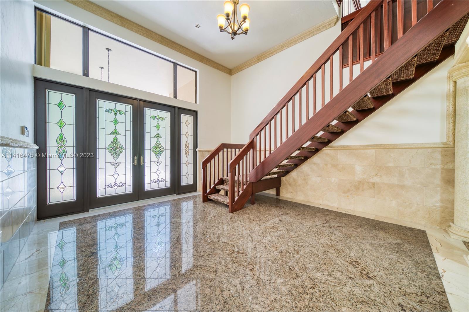 ROYAL HARBOUR YACHT CLUB - Residential