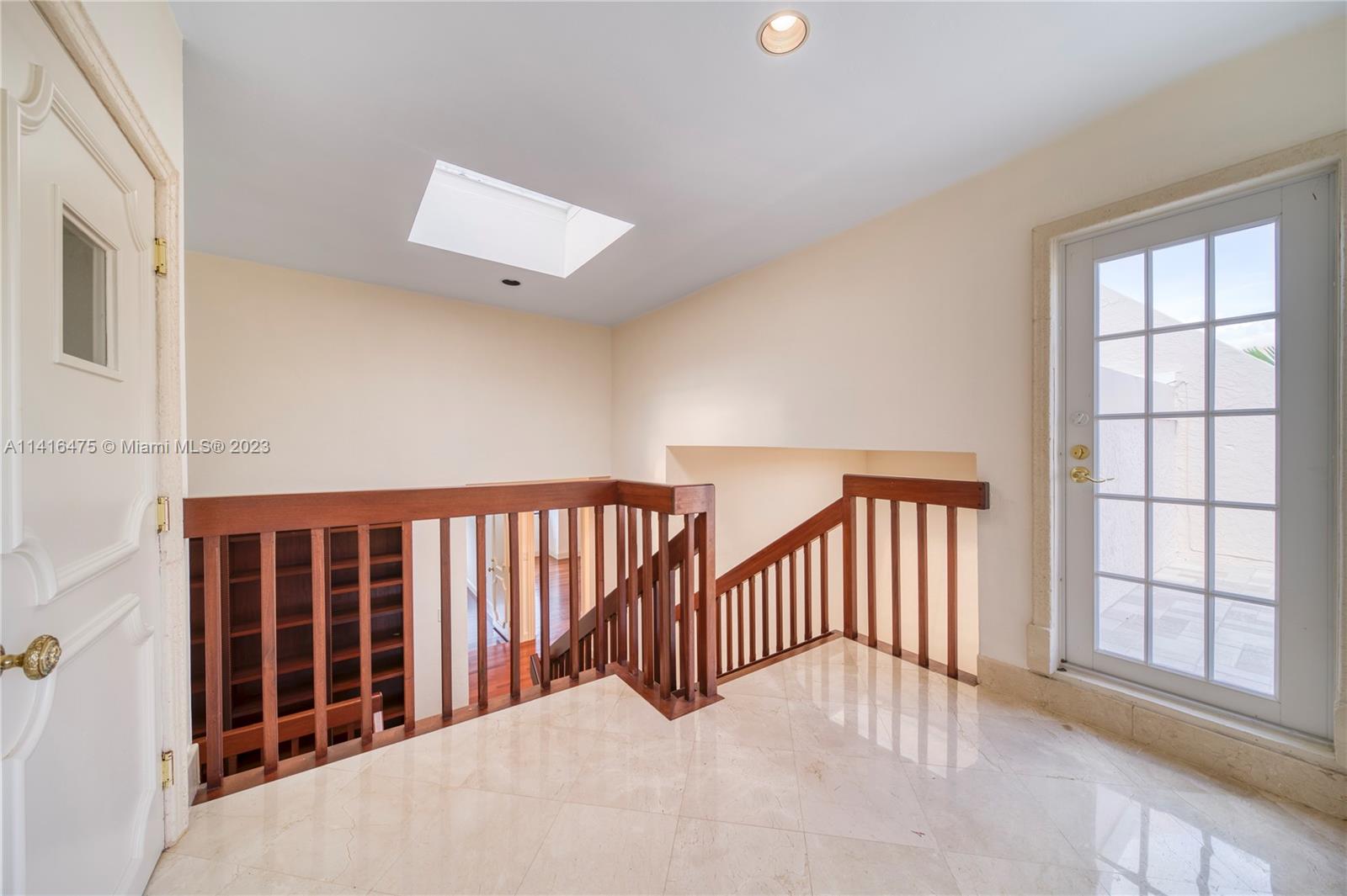 ROYAL HARBOUR YACHT CLUB - Residential