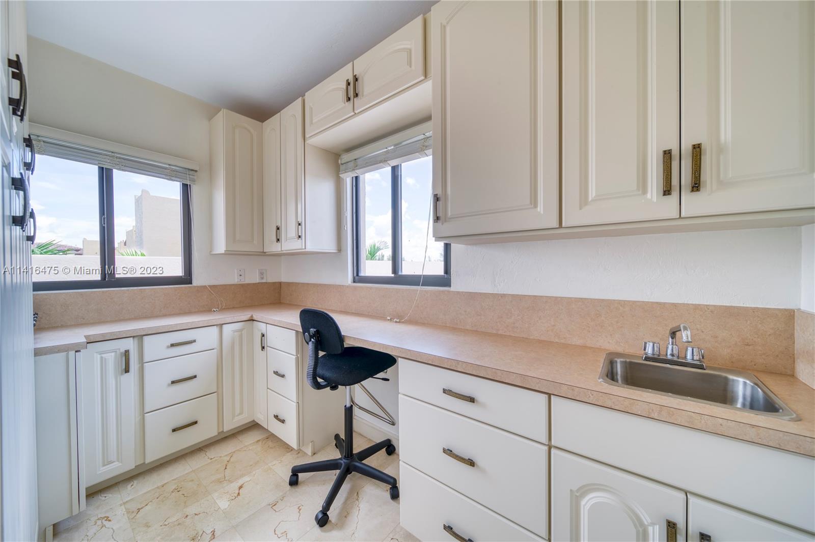 ROYAL HARBOUR YACHT CLUB - Residential