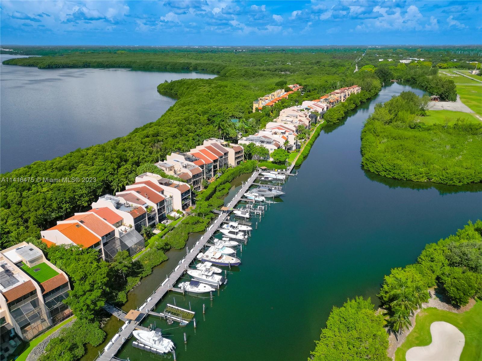 ROYAL HARBOUR YACHT CLUB - Residential