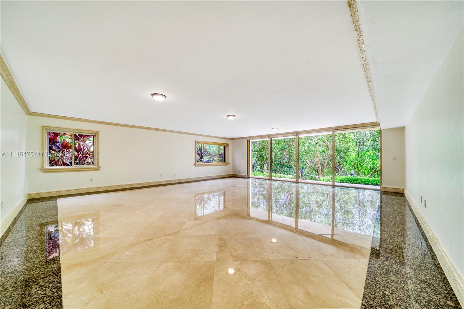 ROYAL HARBOUR YACHT CLUB - Residential