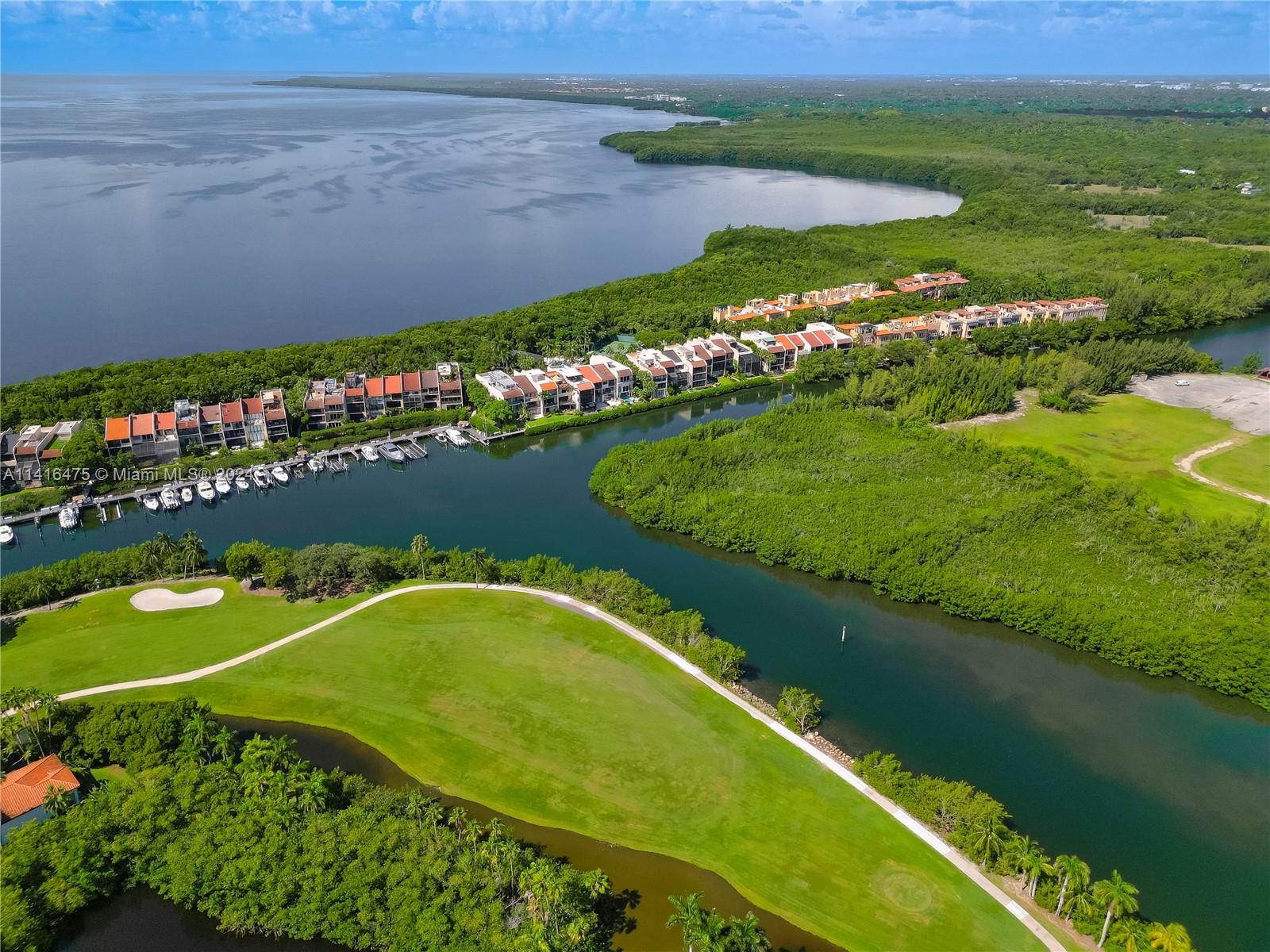 ROYAL HARBOUR YACHT CLUB - Residential