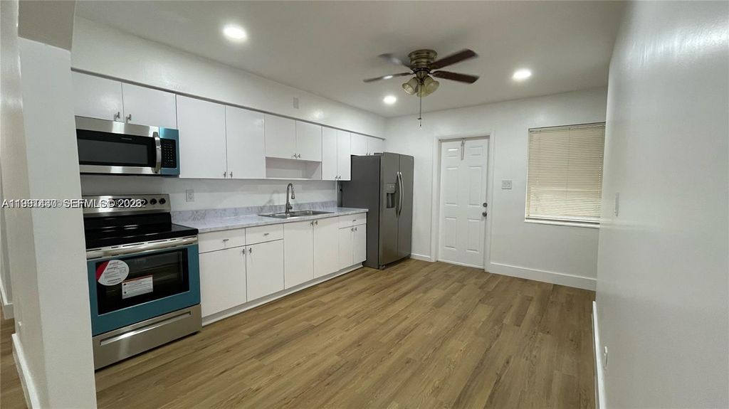 Photo of 604 Glenn Pkwy, Hollywood, FL 33021 (MLS # A11991430)