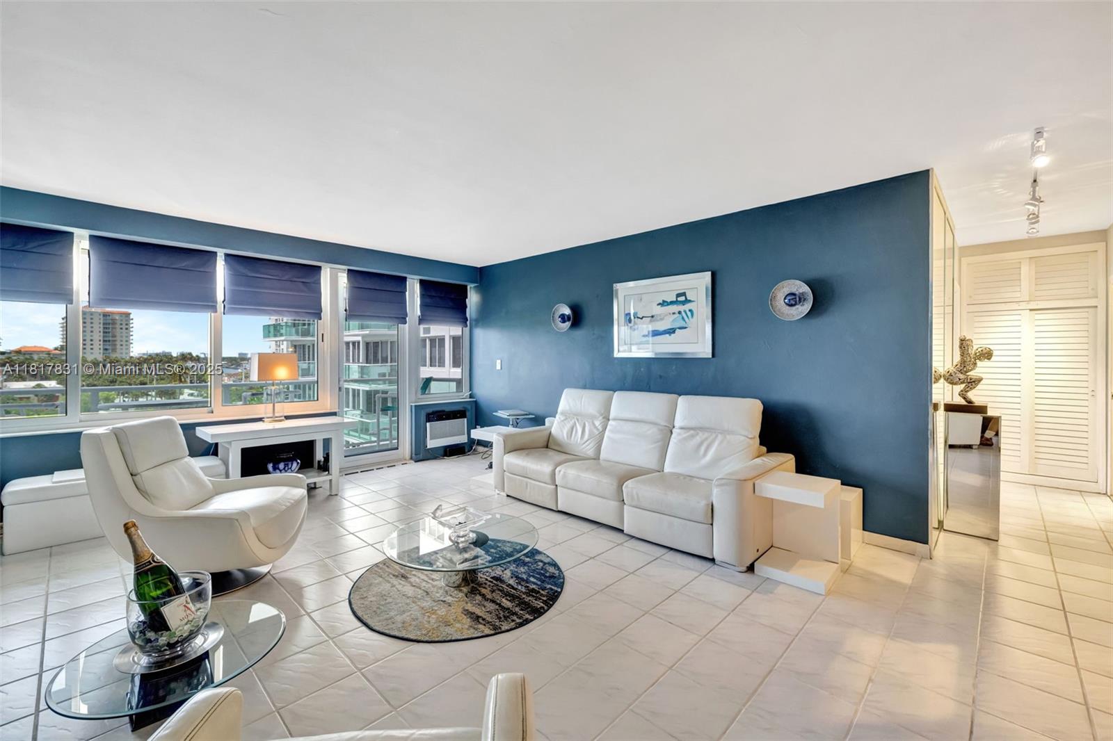 3233 NE 34th St 611