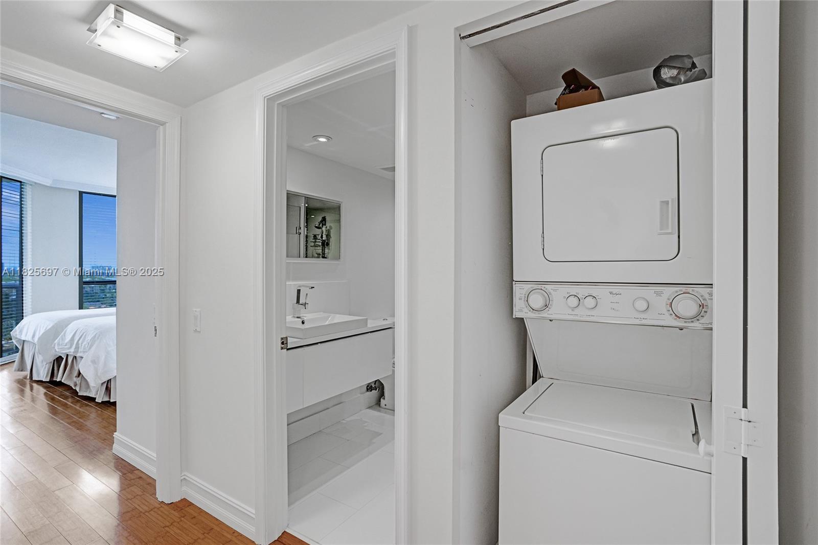 HARBORSIDE AT THE WATERWA - Residential