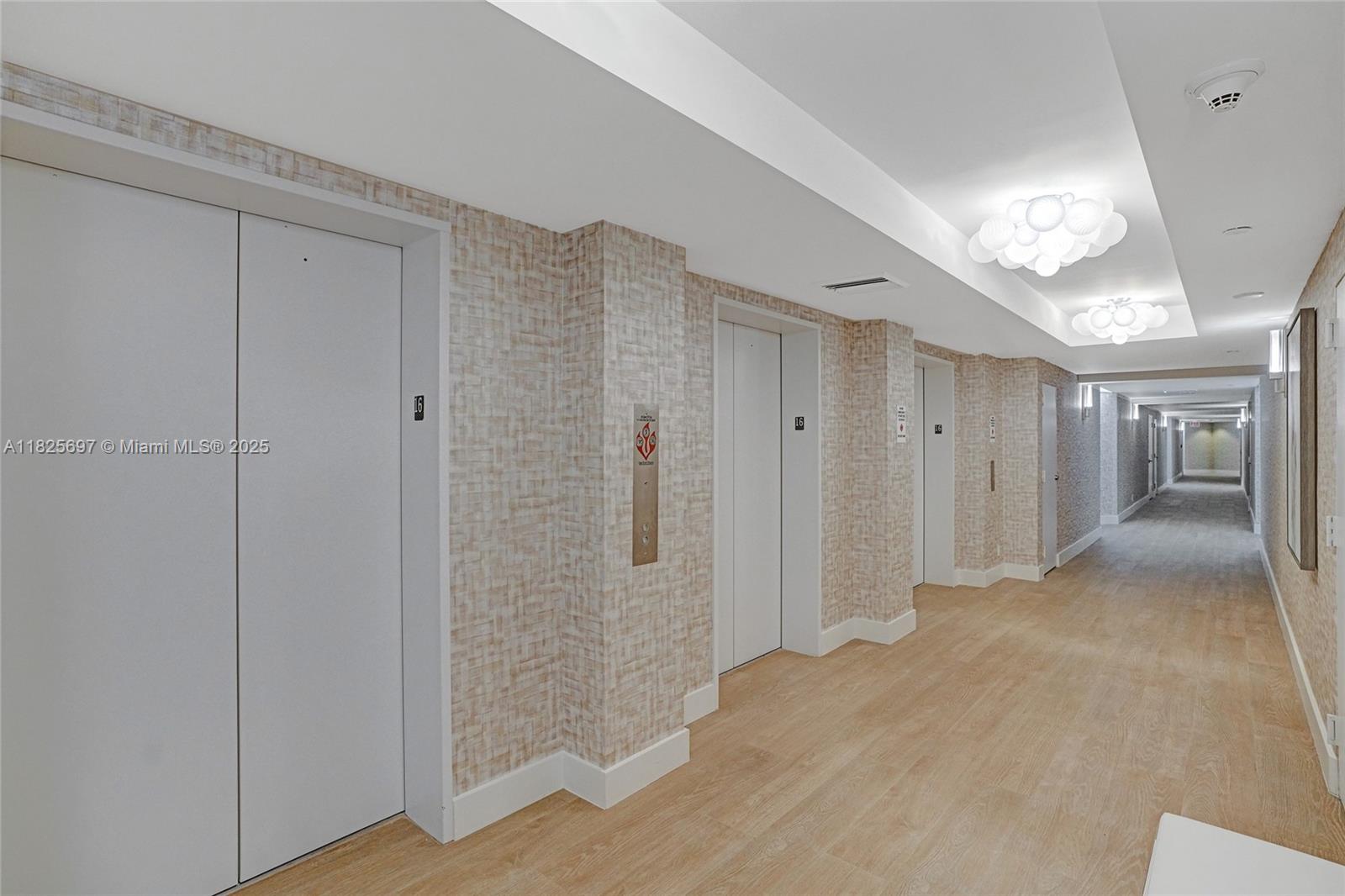 HARBORSIDE AT THE WATERWA - Residential