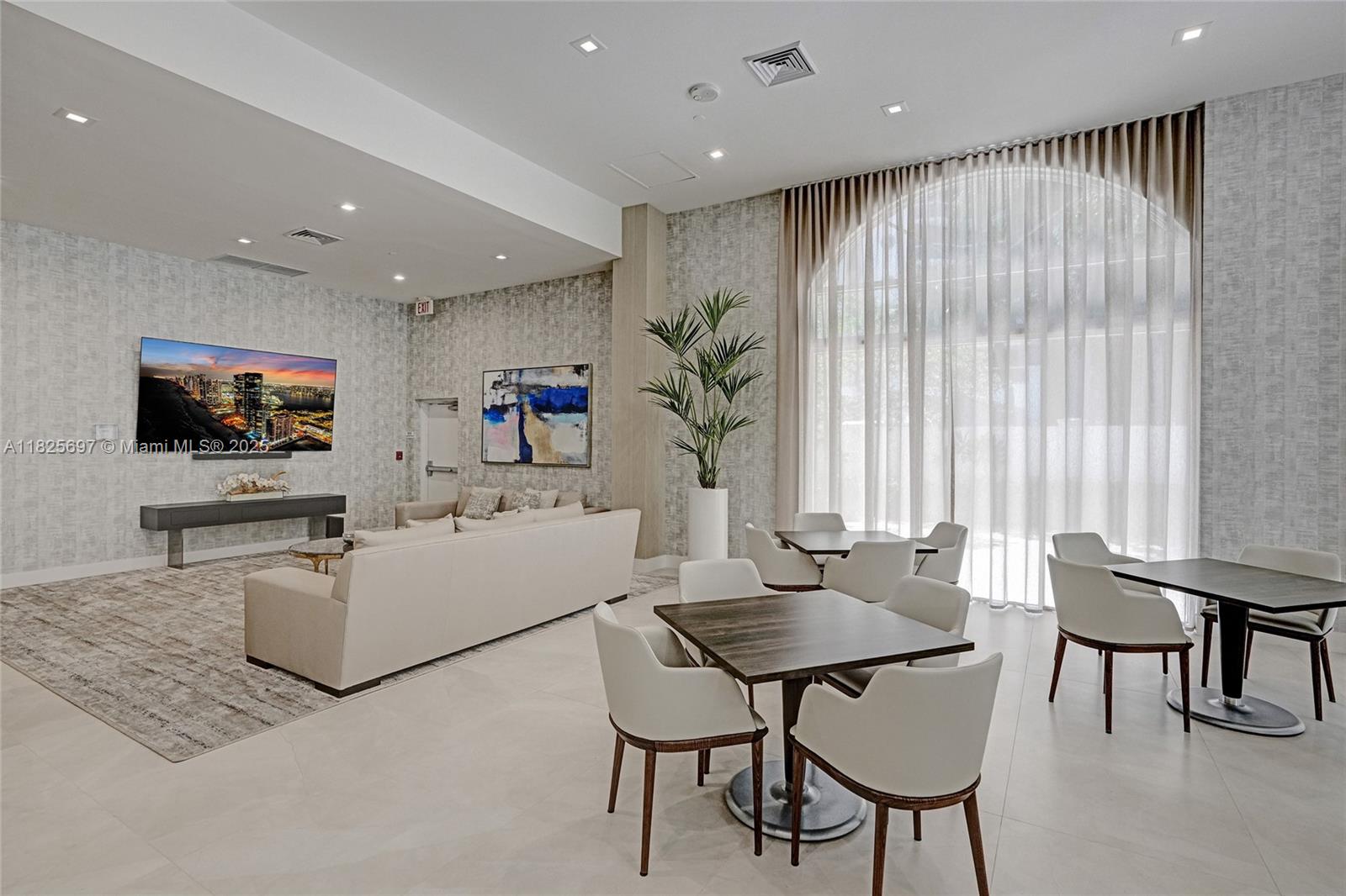 HARBORSIDE AT THE WATERWA - Residential