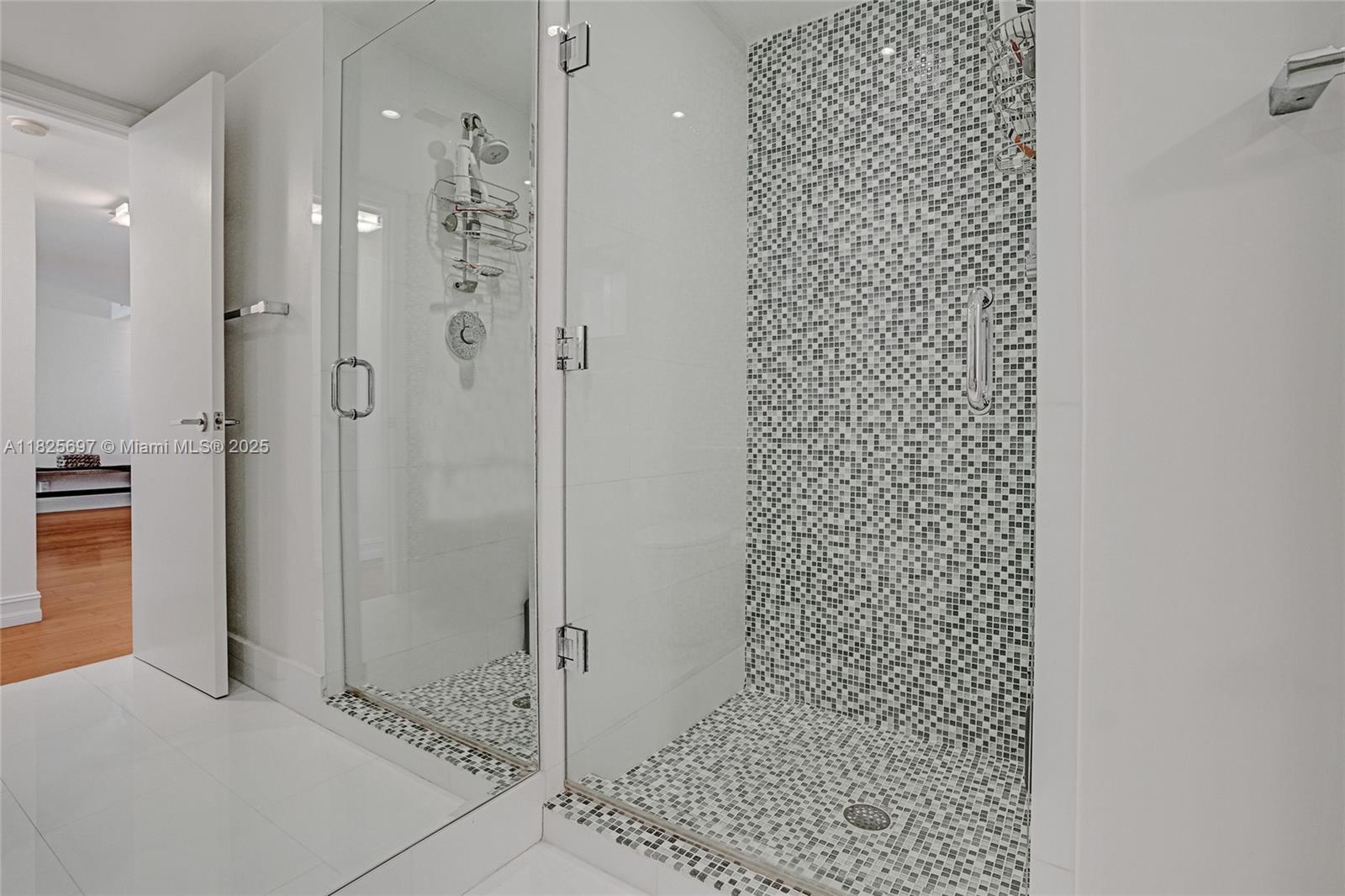 HARBORSIDE AT THE WATERWA - Residential