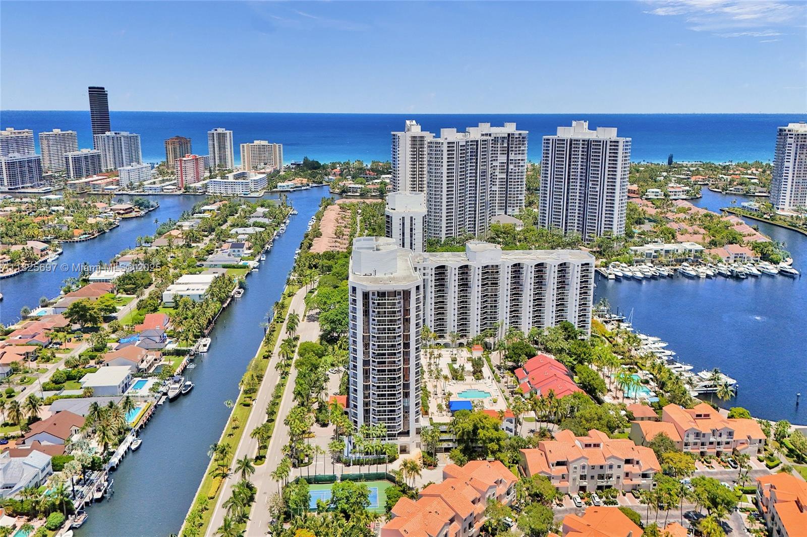 HARBORSIDE AT THE WATERWA - Residential