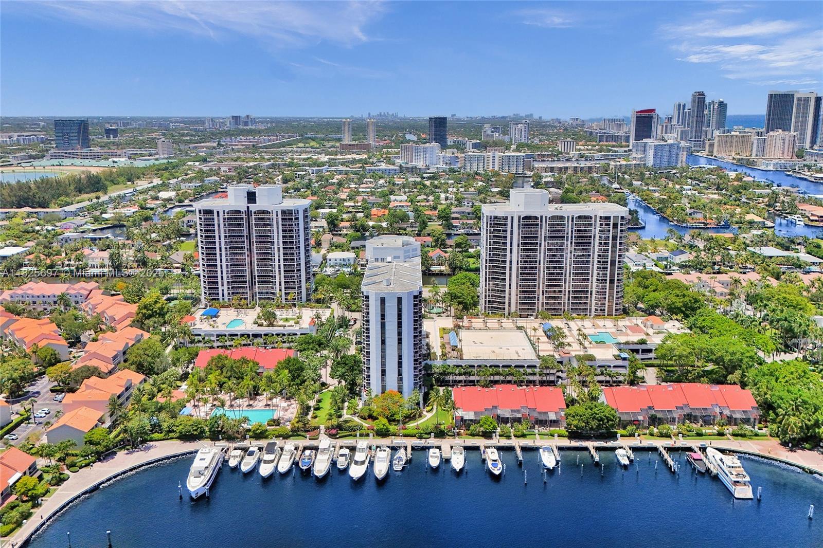 HARBORSIDE AT THE WATERWA - Residential