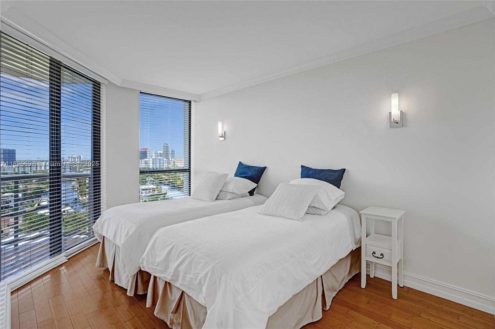 HARBORSIDE AT THE WATERWA - Residential