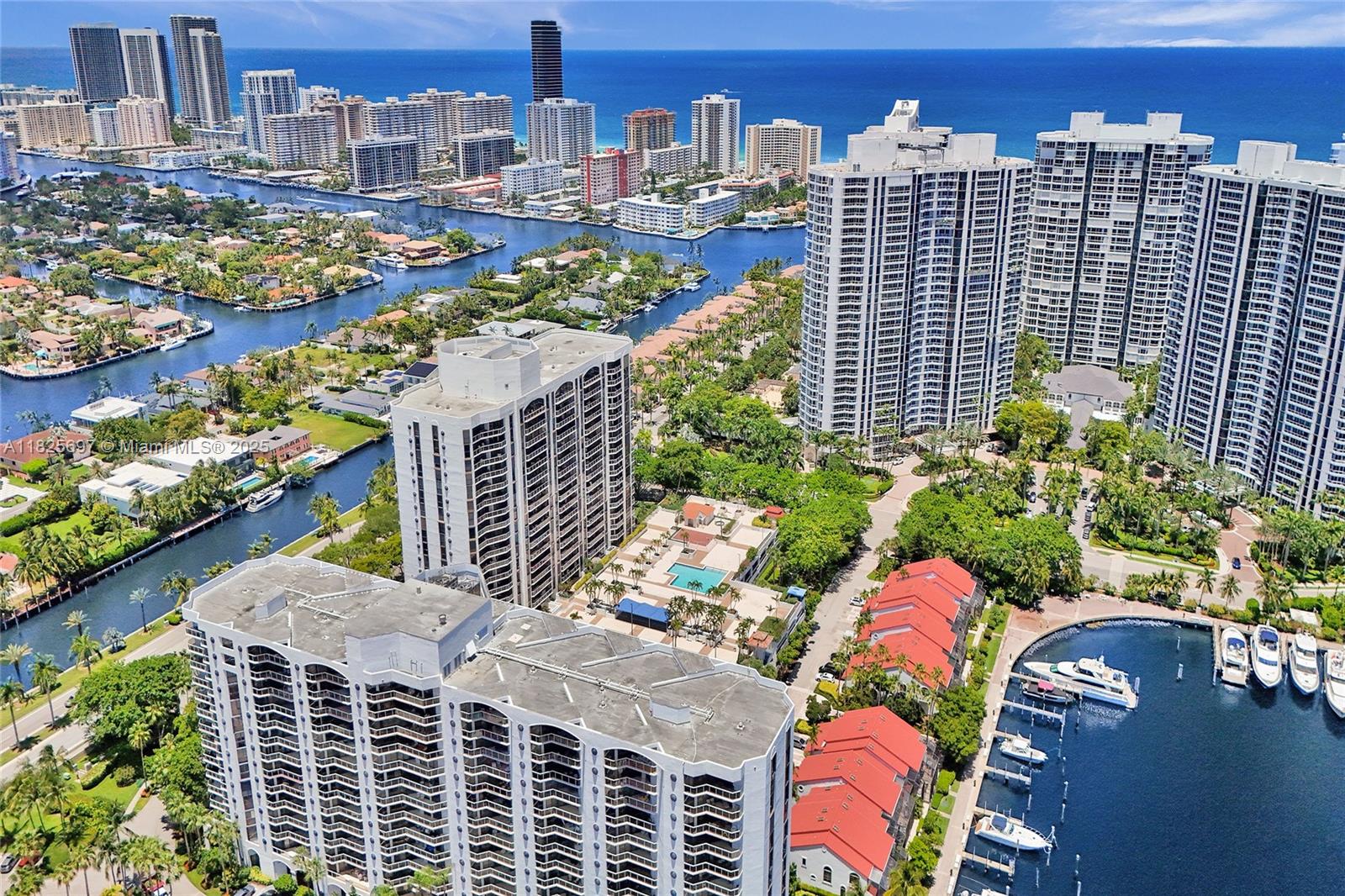 HARBORSIDE AT THE WATERWA - Residential