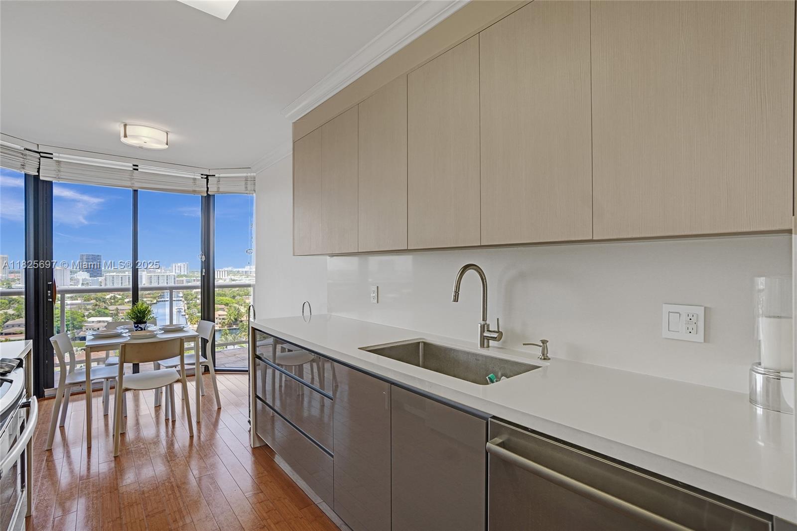 HARBORSIDE AT THE WATERWA - Residential