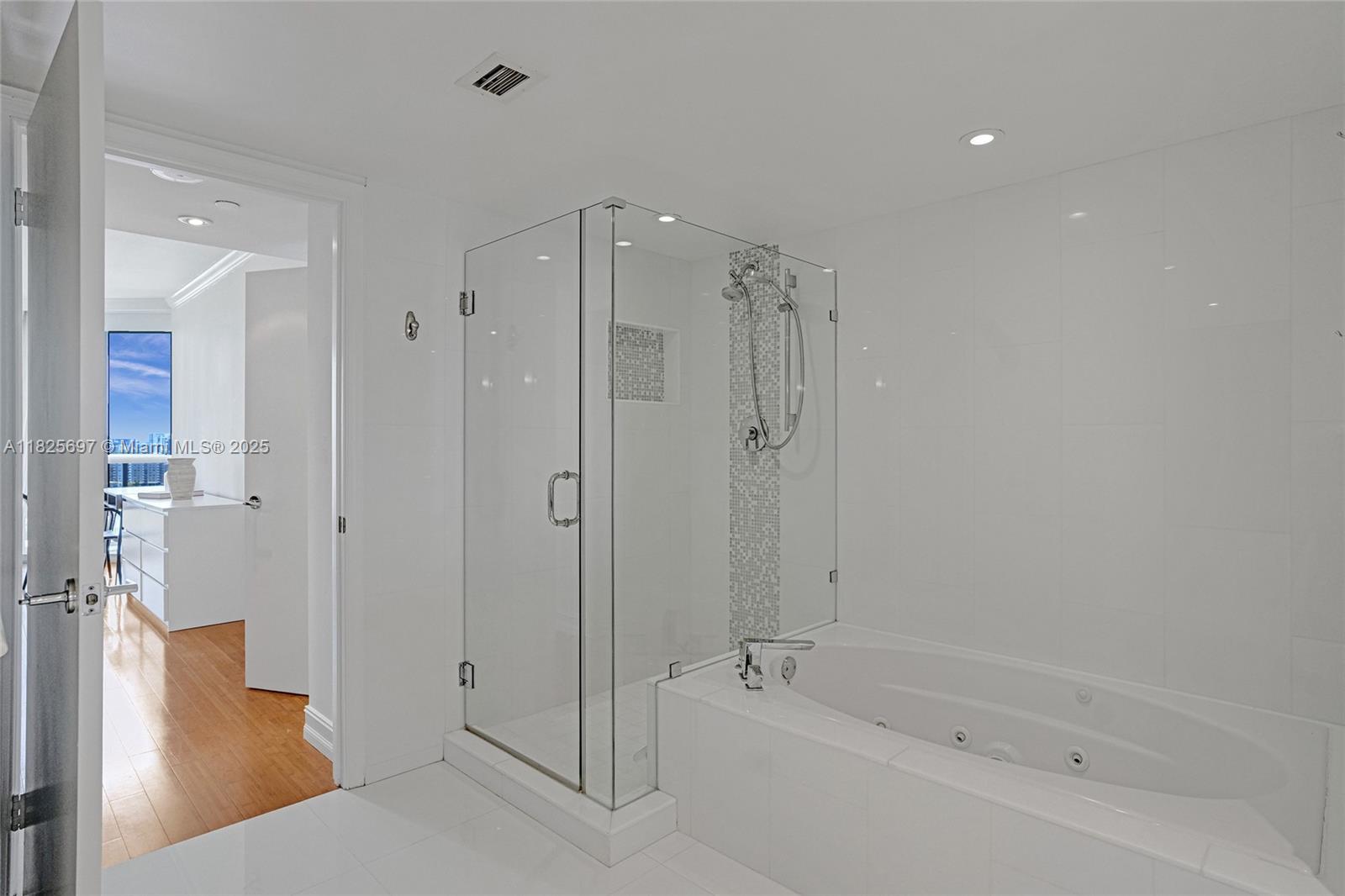 HARBORSIDE AT THE WATERWA - Residential