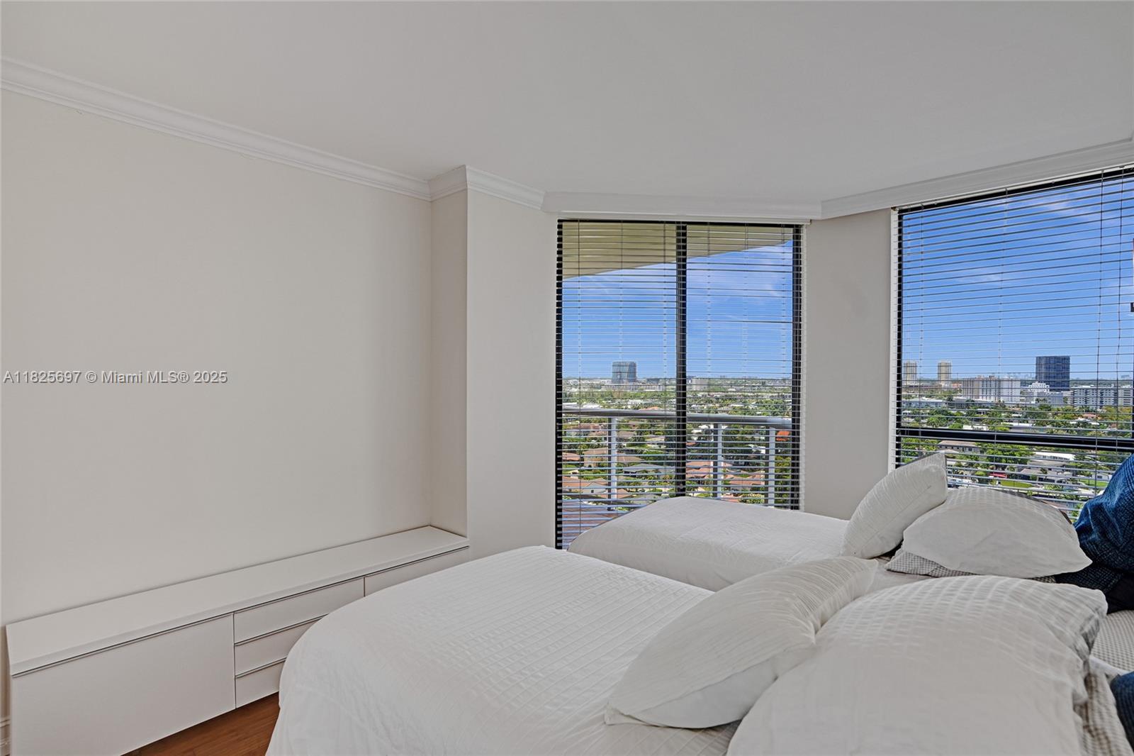 HARBORSIDE AT THE WATERWA - Residential