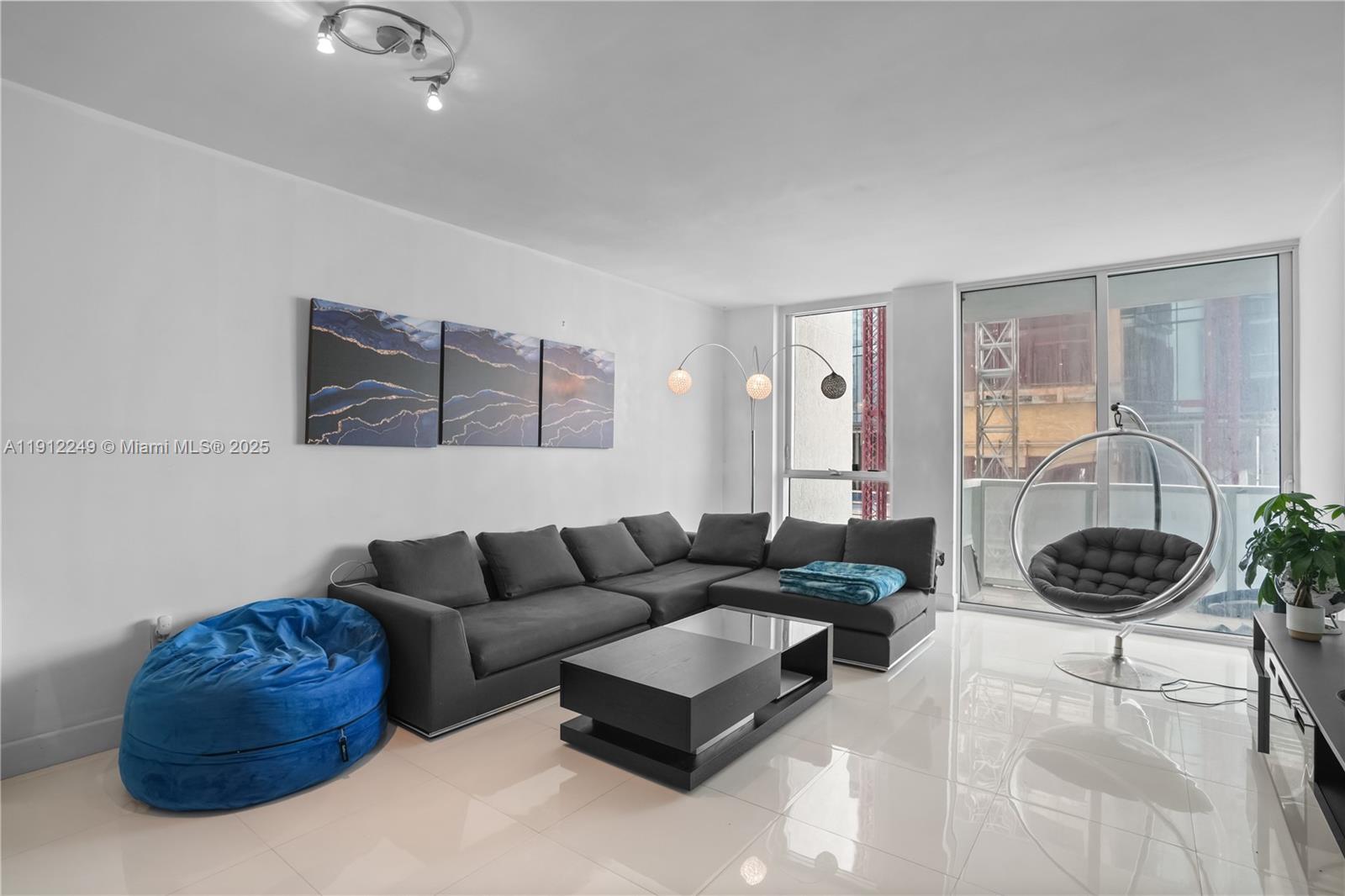 VIZCAYNE NORTH CONDO - Residential Lease