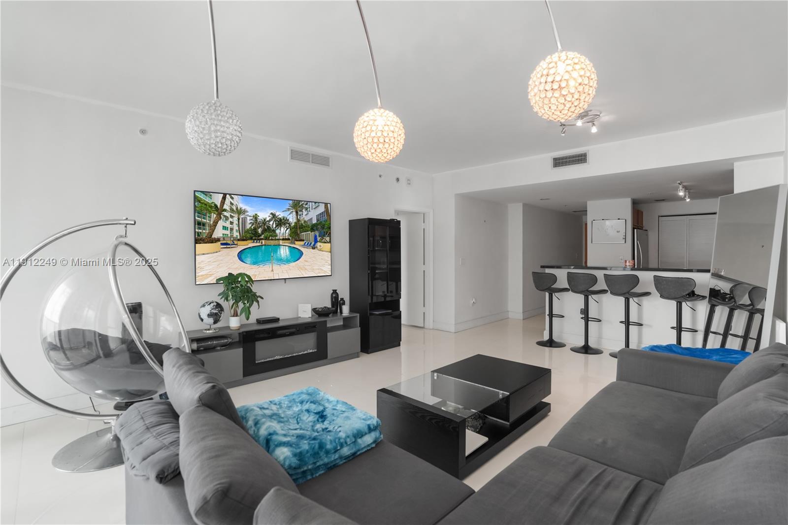 VIZCAYNE NORTH CONDO - Residential Lease