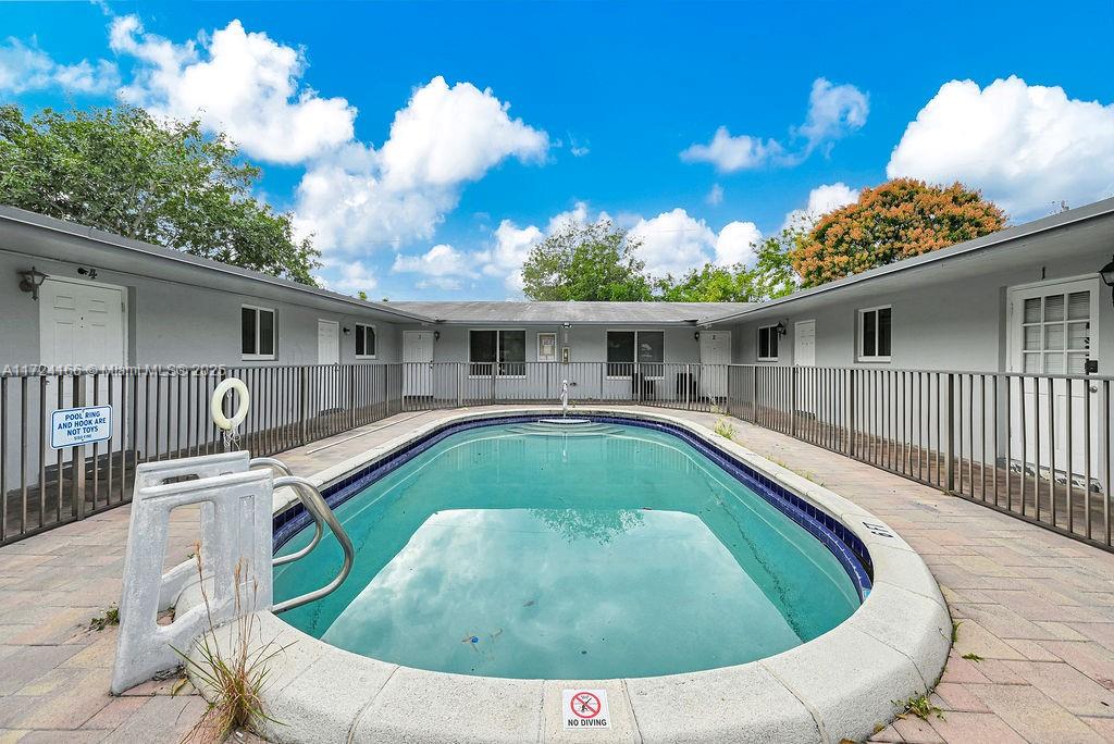 215 SW 19th Ave