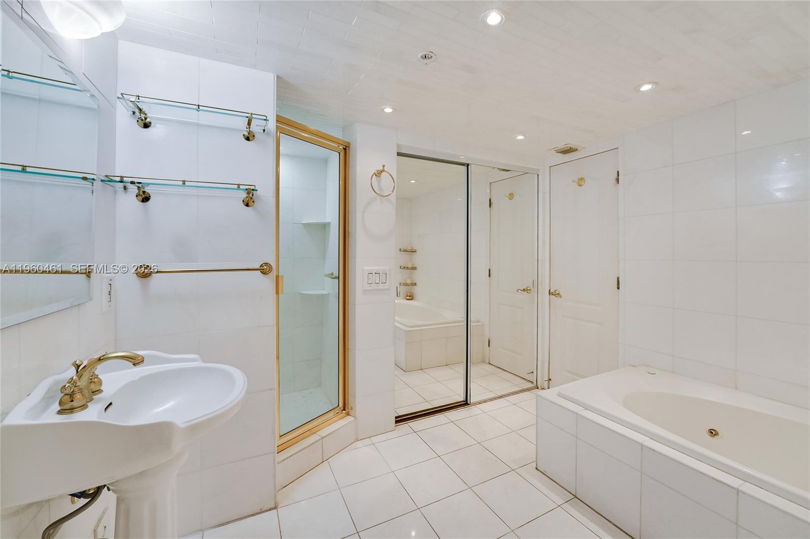 SUNSET HARBOUR NORTH COND - Residential