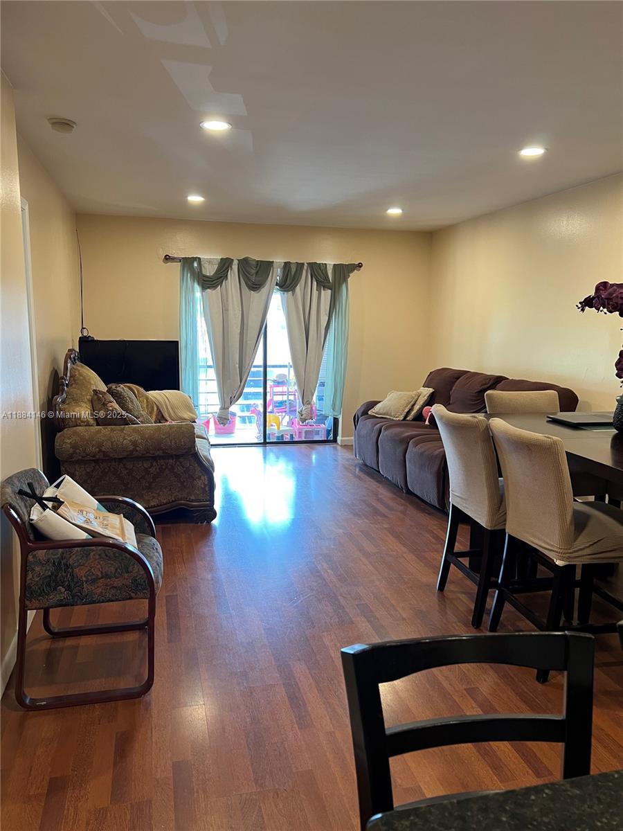 FOREST HILLS CONDO NORTH - Residential