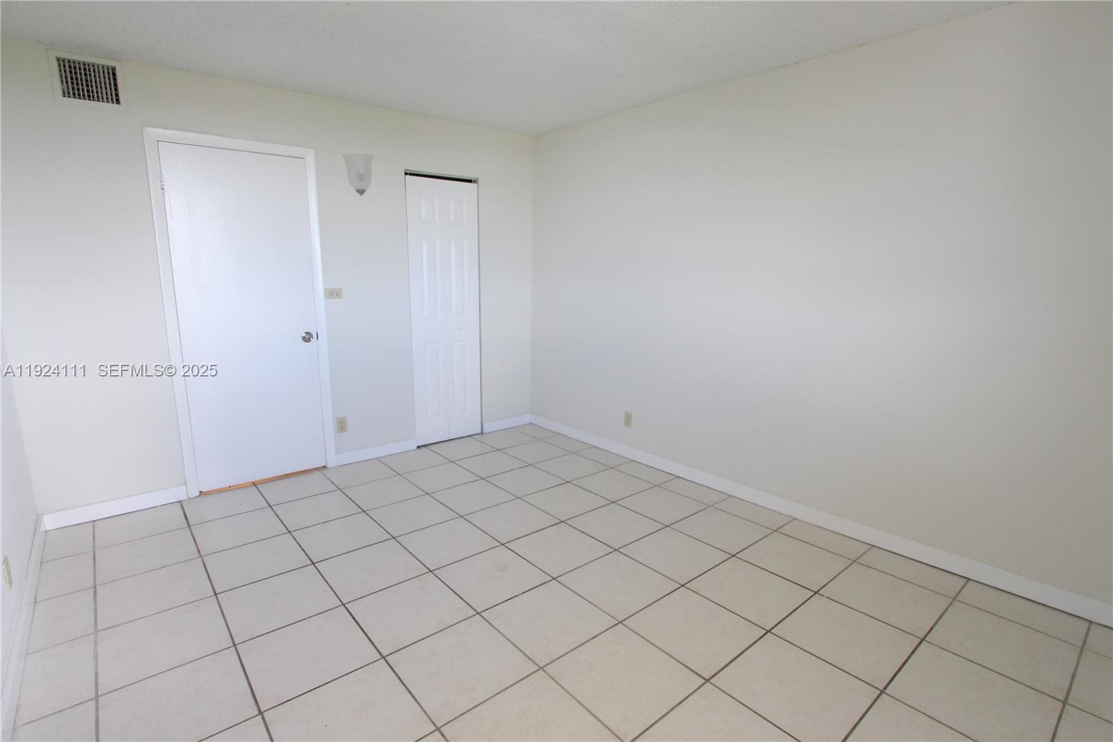 YOLANDA VILLAS CONDO - Residential Lease