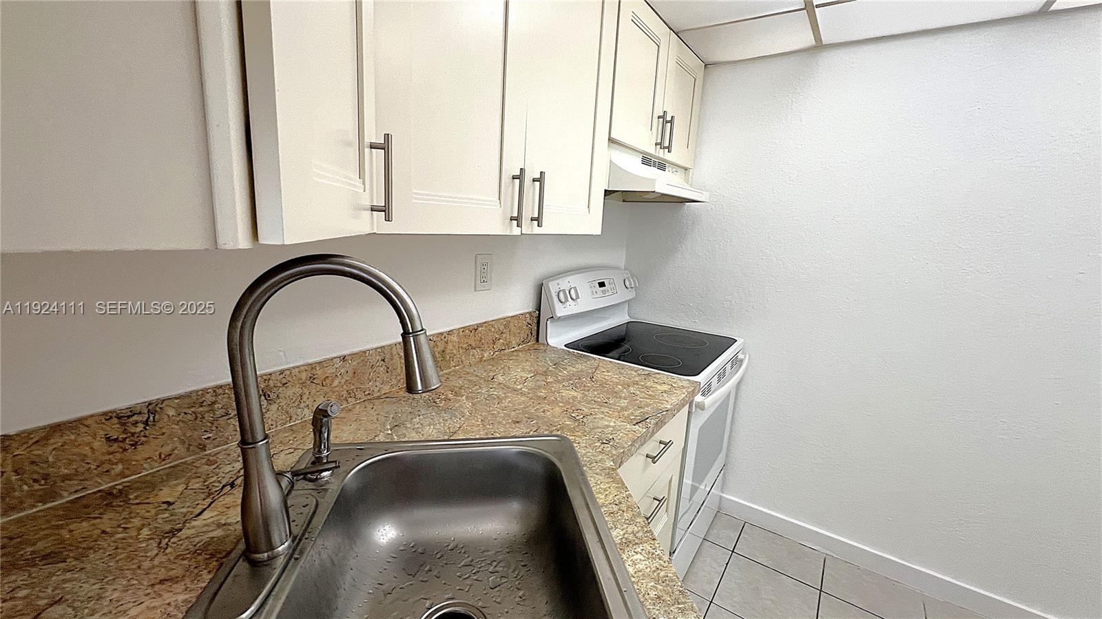 YOLANDA VILLAS CONDO - Residential Lease