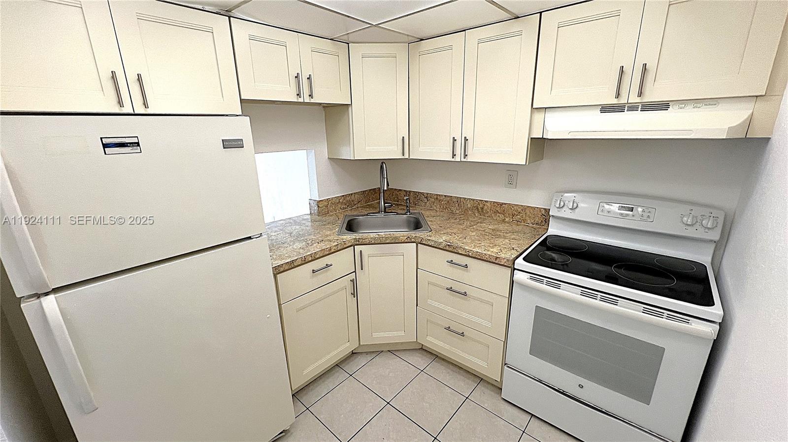 YOLANDA VILLAS CONDO - Residential Lease