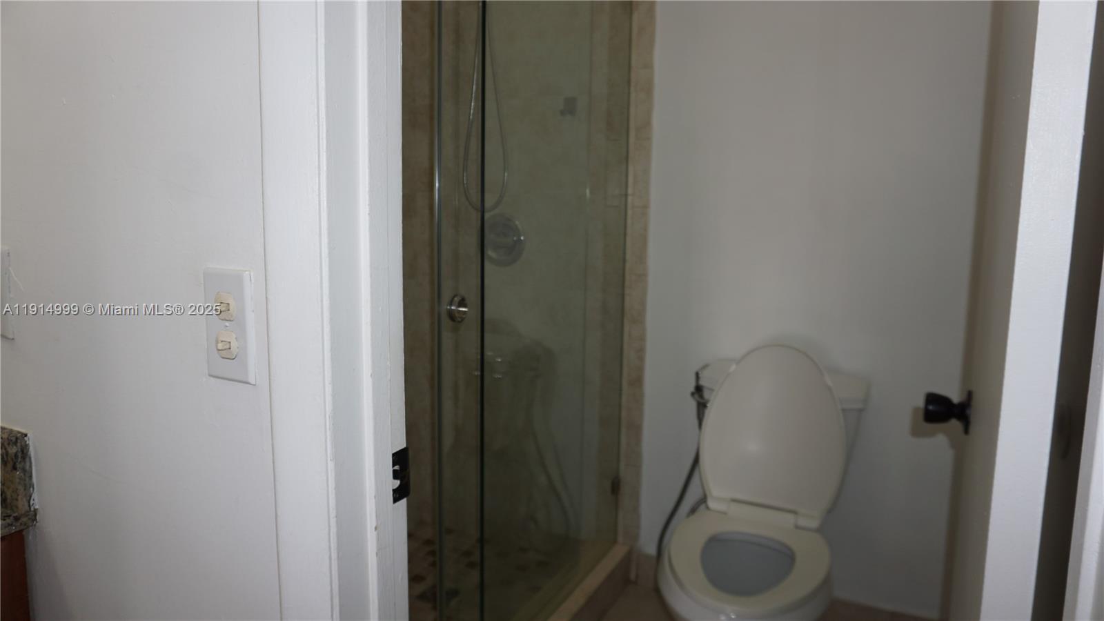 LAMBIANCE TOWNHOMES KENDA - Residential Lease