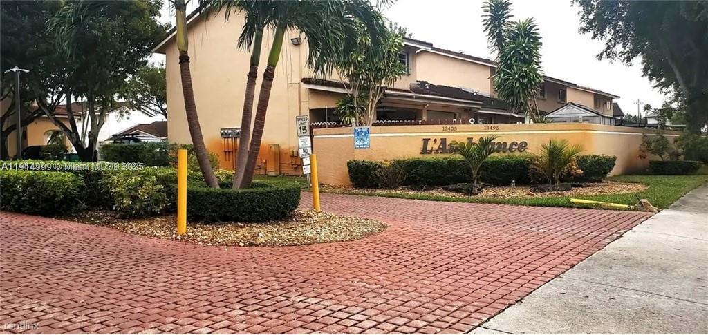 LAMBIANCE TOWNHOMES KENDA - Residential Lease