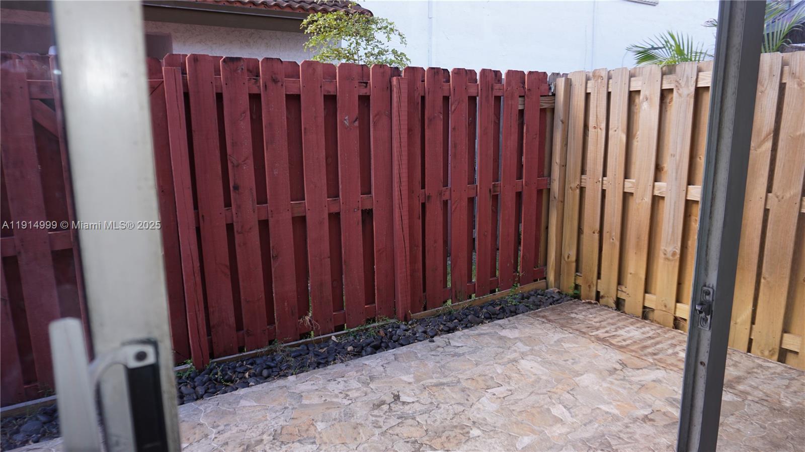 LAMBIANCE TOWNHOMES KENDA - Residential Lease