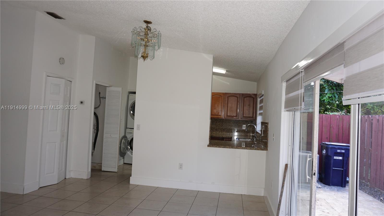 LAMBIANCE TOWNHOMES KENDA - Residential Lease