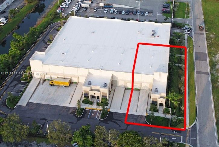 Office/warehouse for lease in Sunrise Industrial Park! This unit is unique in that it includes both a dock-high door, a roll-up door with a ramp, and Power 277/480 Volt 3 Phase electric. Additional features include hurricane impact glass windows and doors, tilt-up concrete walls, ESFR sprinklers, and high security with gate and cameras. Zoning is I-1 for an array of businesses. Located right at the intersection of the Sawgrass Expressway and Hiatus Road – this area is easily accessible. Contact today for more information!