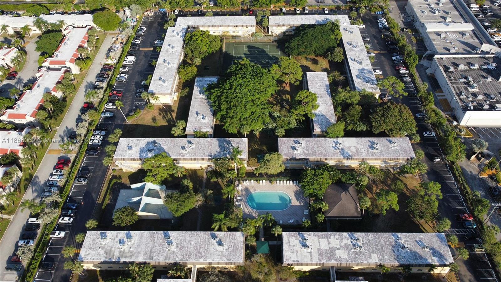 VILLAGE PARK AT OAKLAND C - Residential