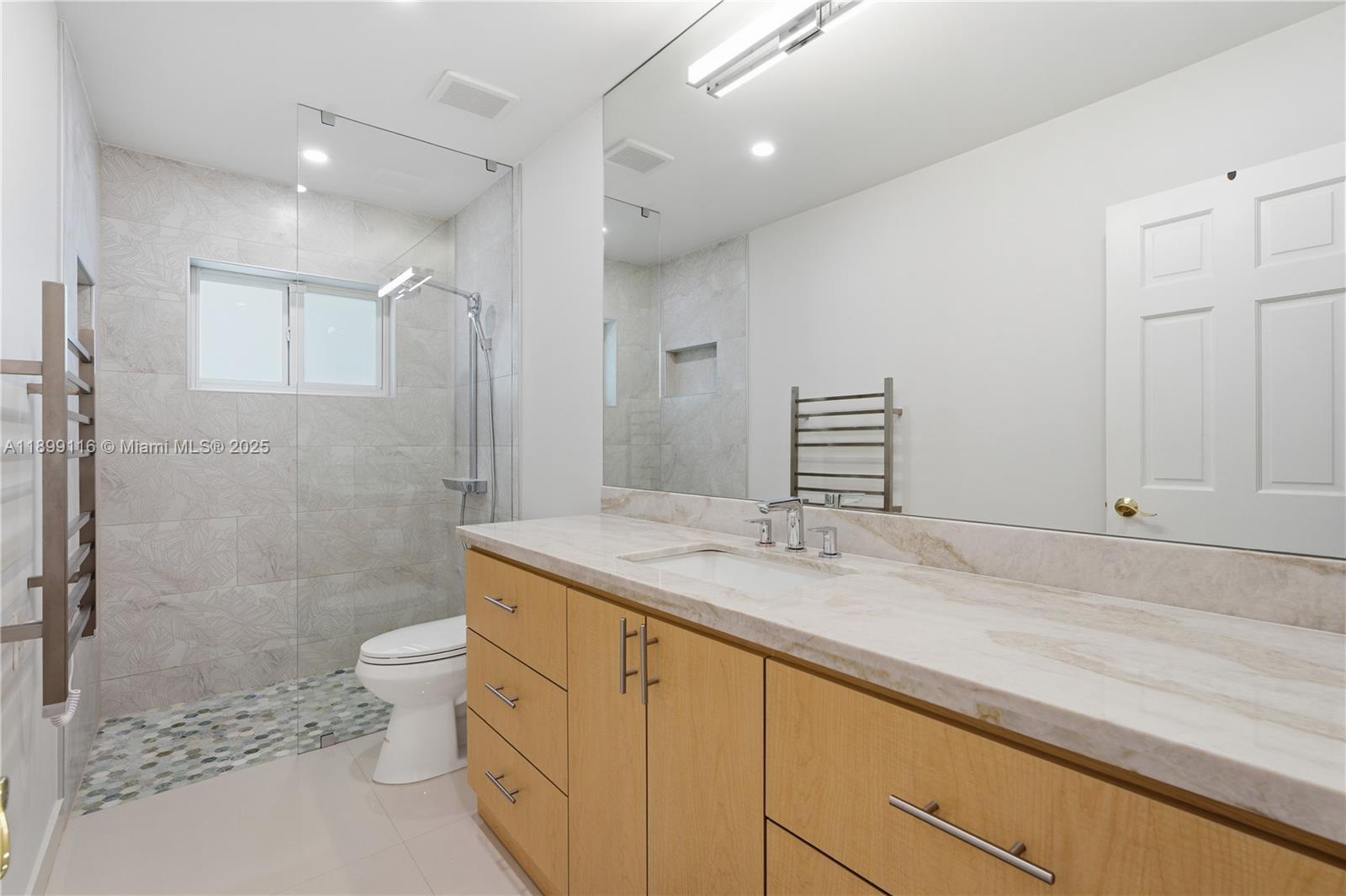 VENETIAN ISLES 2ND SEC - Residential