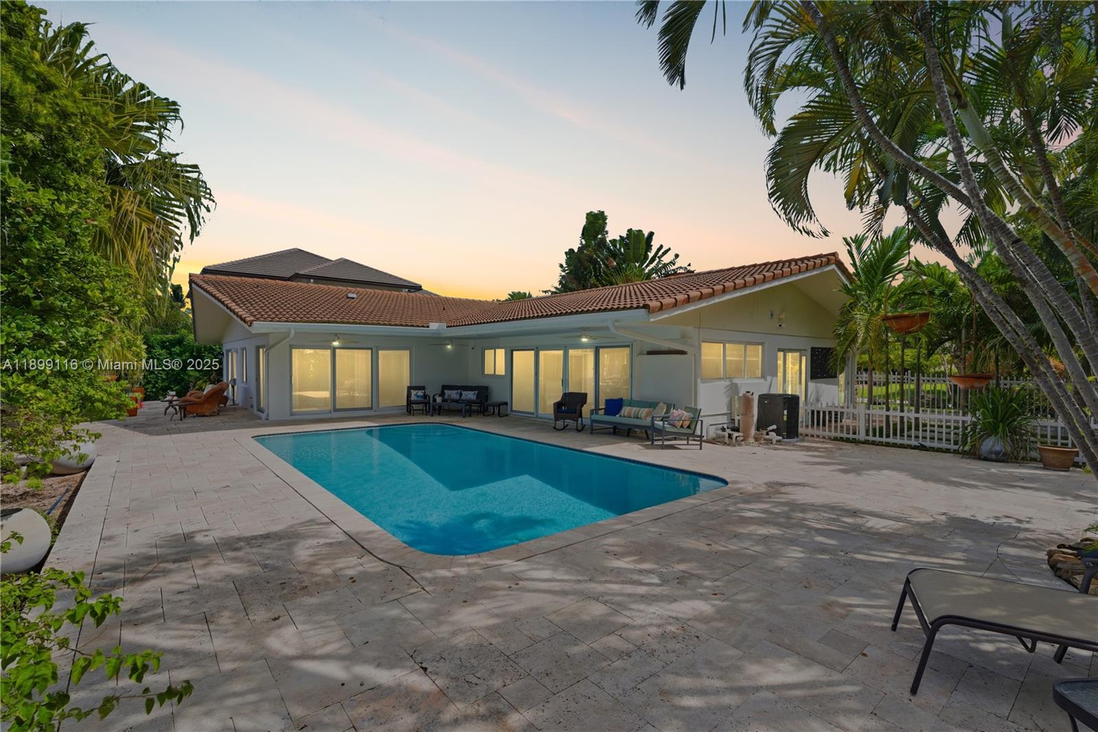 VENETIAN ISLES 2ND SEC - Residential