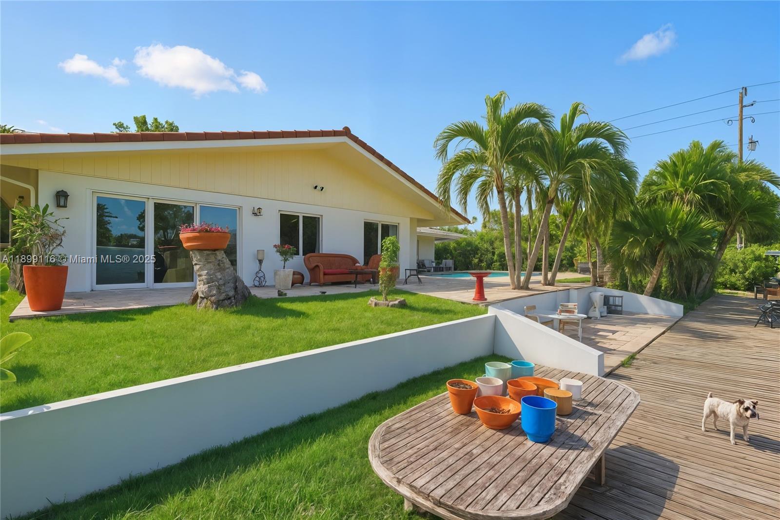 VENETIAN ISLES 2ND SEC - Residential