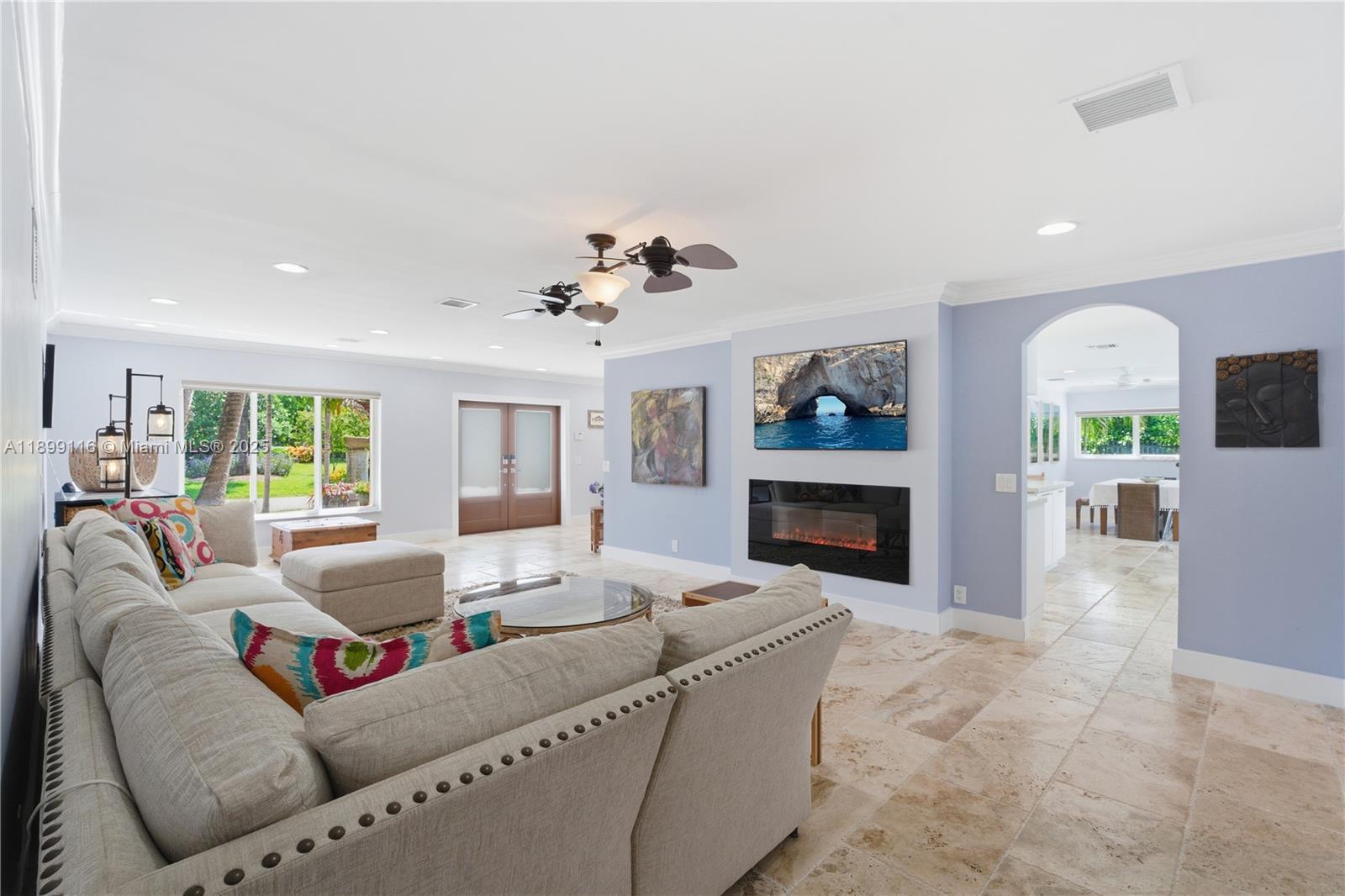 VENETIAN ISLES 2ND SEC - Residential