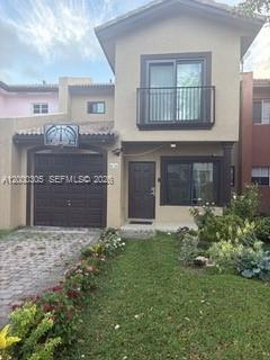 Townhouse was remodeled in 2023, 3 bedrooms, 2 1/2 baths and 1 car garage. Kitchen equipped with stainless steel appliances, family room, laminated floor throughout the entire home, paved driveway and spacious backyard. No homeowner’s association (HOA). The home is conveniently located a few minutes away from US Hwy.