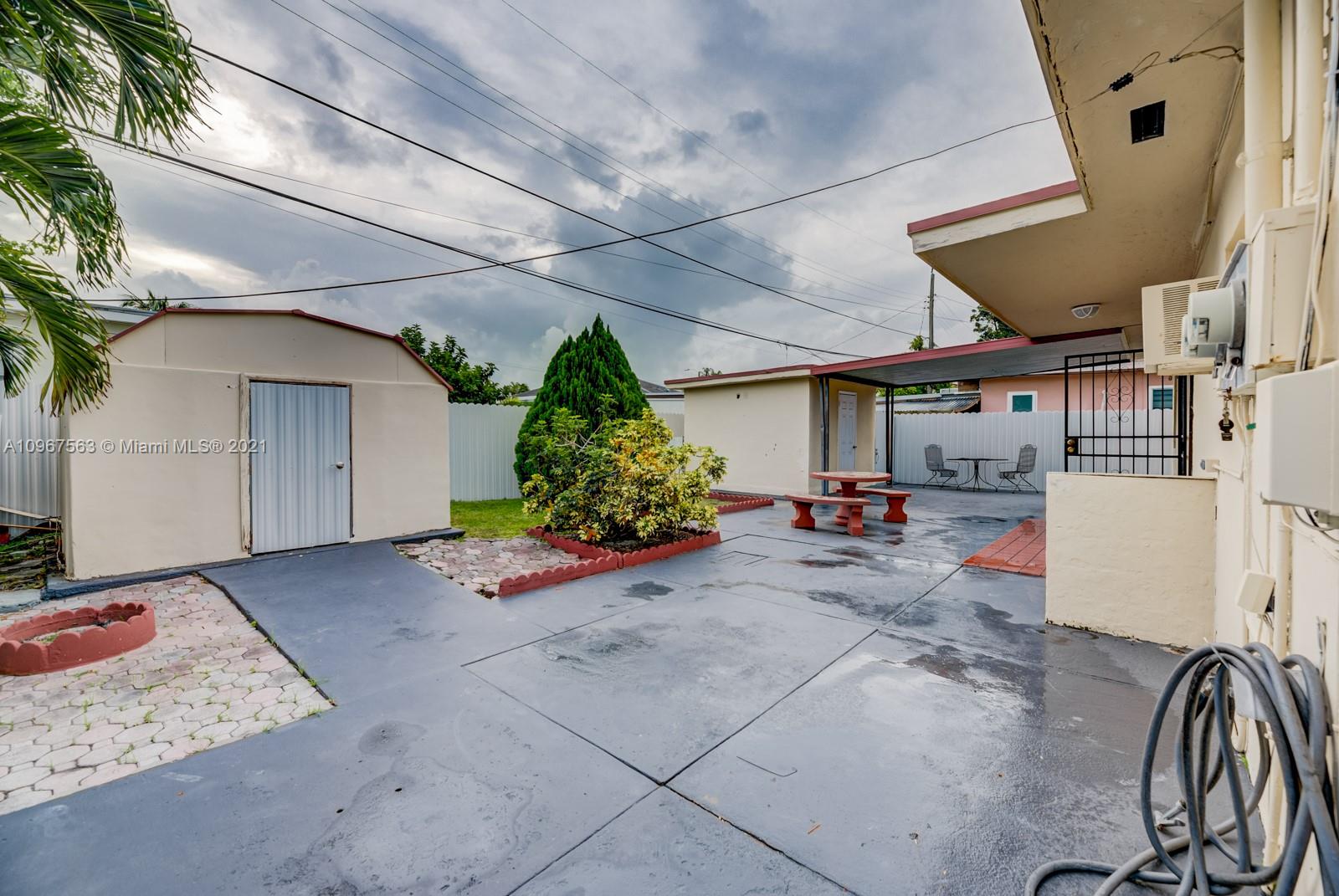 12TH ST MANORS - Residential Income