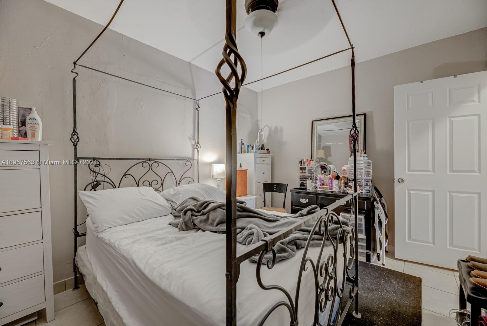 12TH ST MANORS - Residential Income