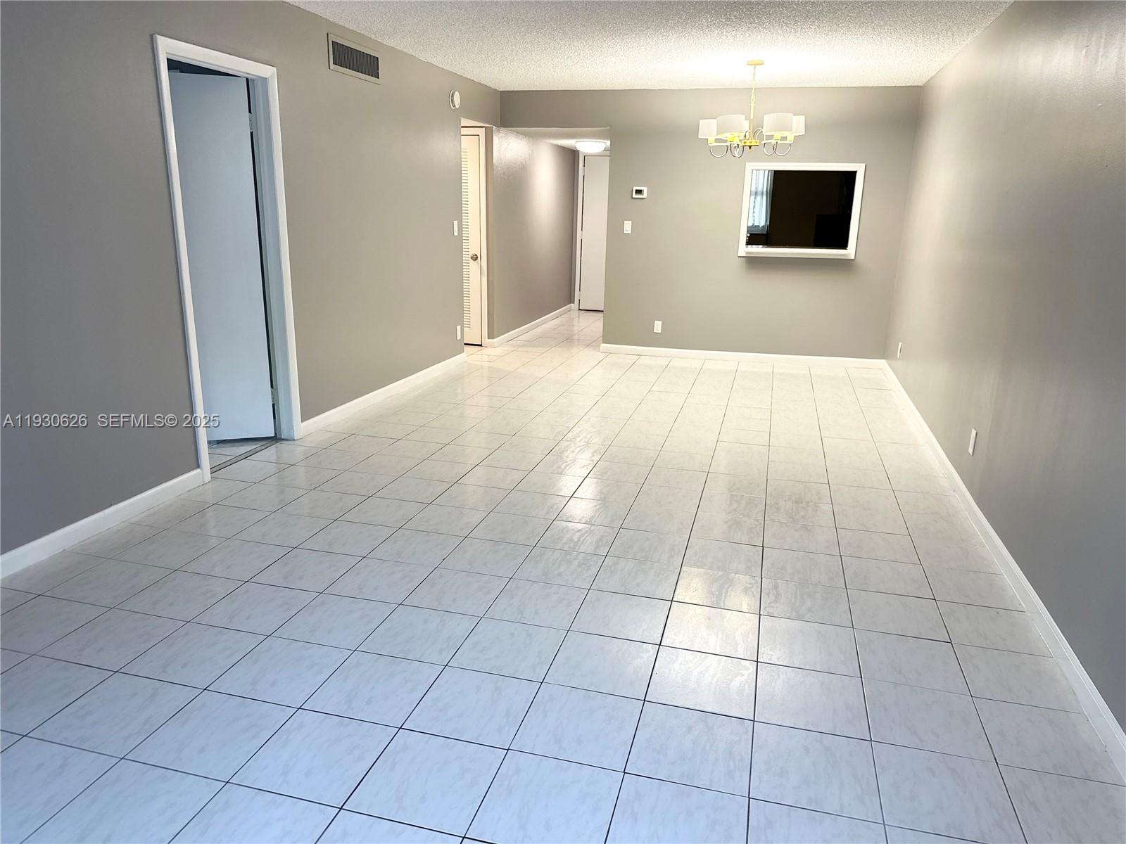 PARKSIDE TOWERS CONDO - Residential Lease