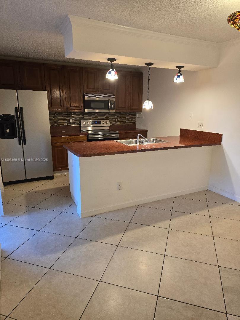 WOODVILLE - Residential Lease