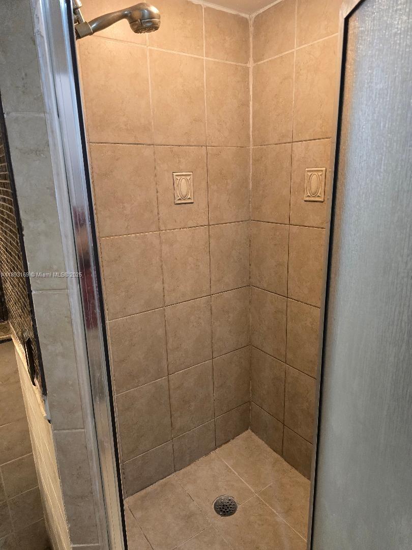 WOODVILLE - Residential Lease